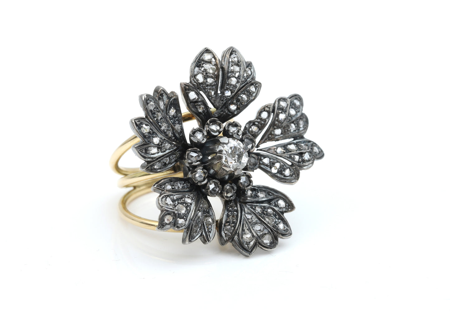 Anel em ouro, prata e diamantes
