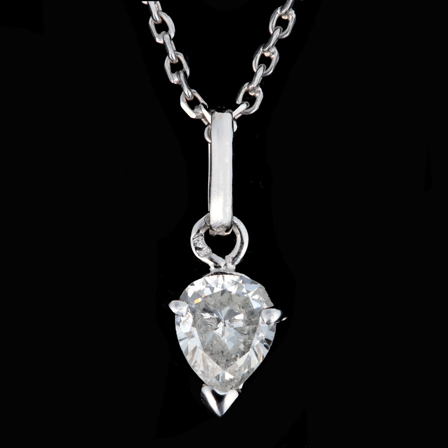 Fio em ouro branco com diamante