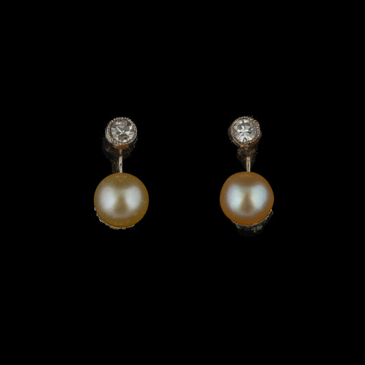 Par de Brincos em Ouro Branco com Diamantes e Pérolas