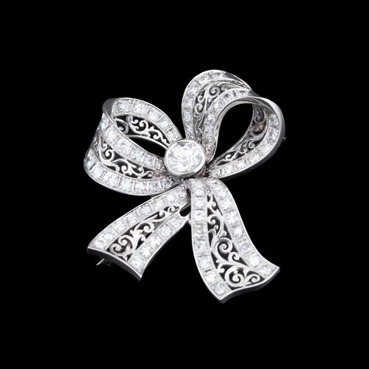 Alfinete em Ouro Branco e Diamantes, Século XX