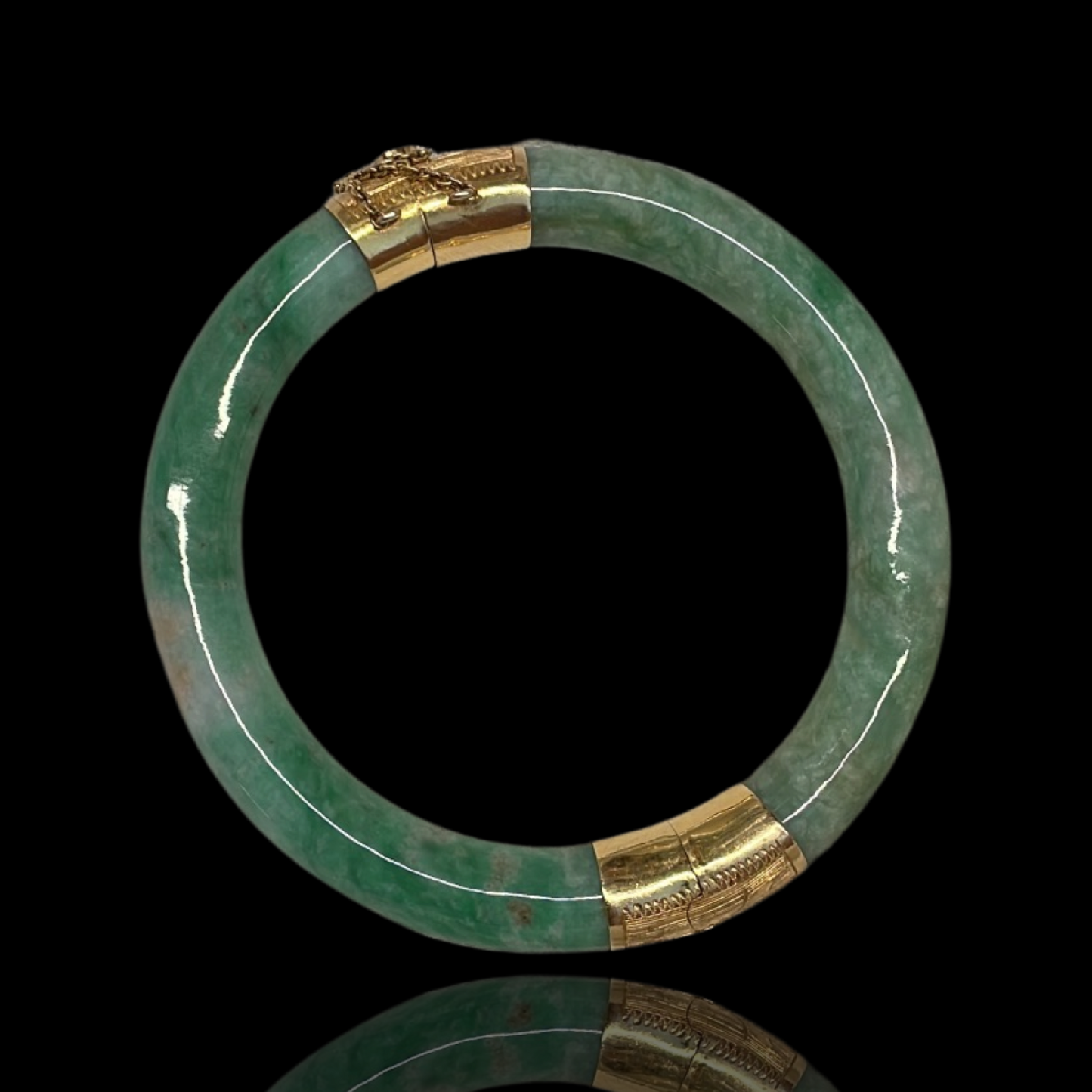 Jadeite and gold bracelet